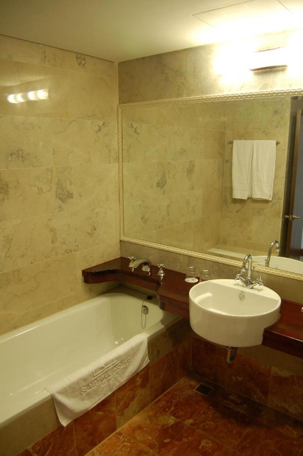 Beautiful Hotel Taipei Xindian Exterior photo