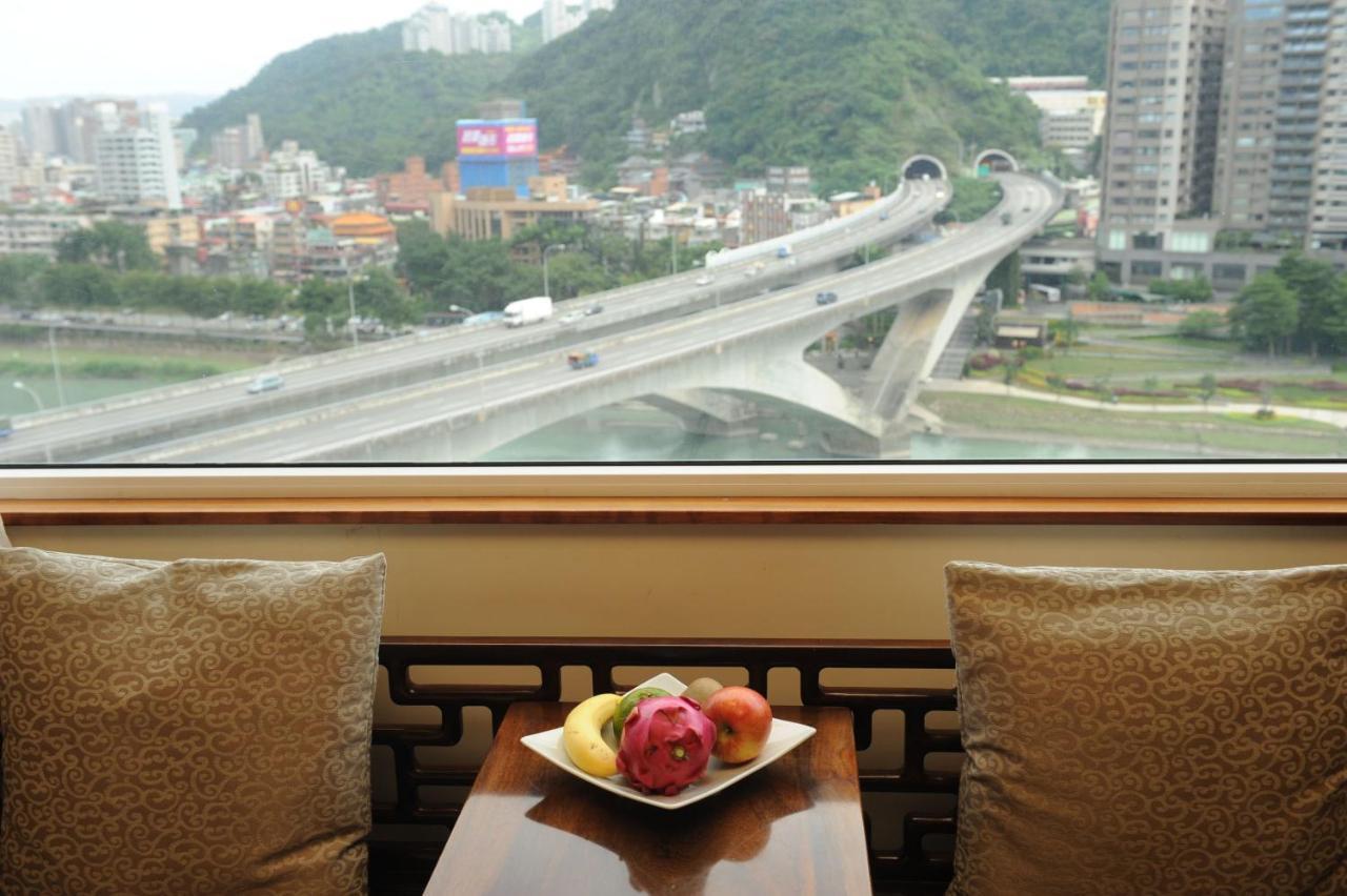 Beautiful Hotel Taipei Xindian Exterior photo