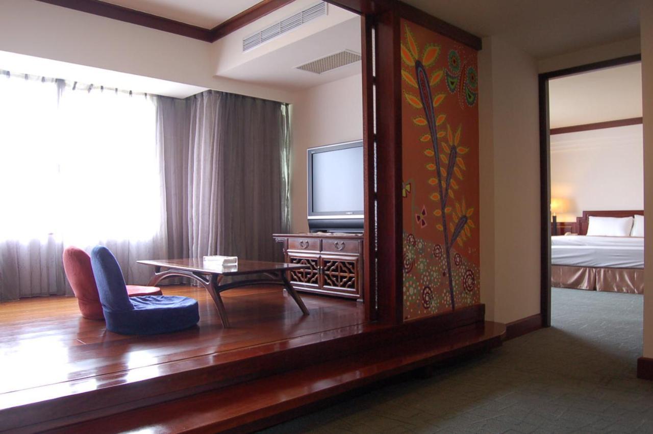 Beautiful Hotel Taipei Xindian Exterior photo