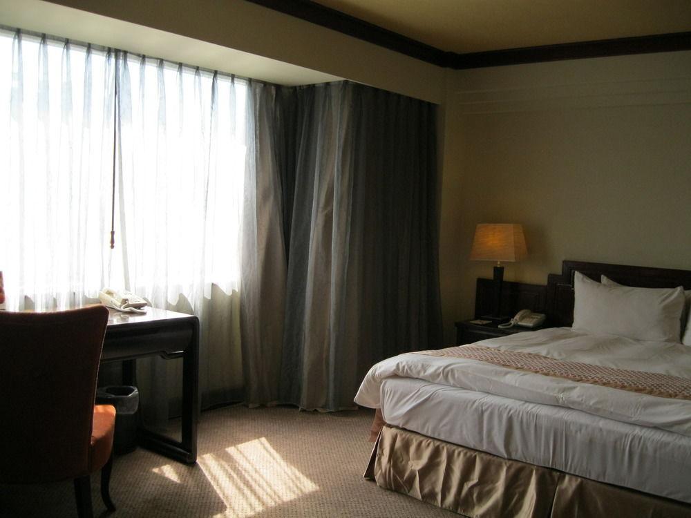 Beautiful Hotel Taipei Xindian Exterior photo
