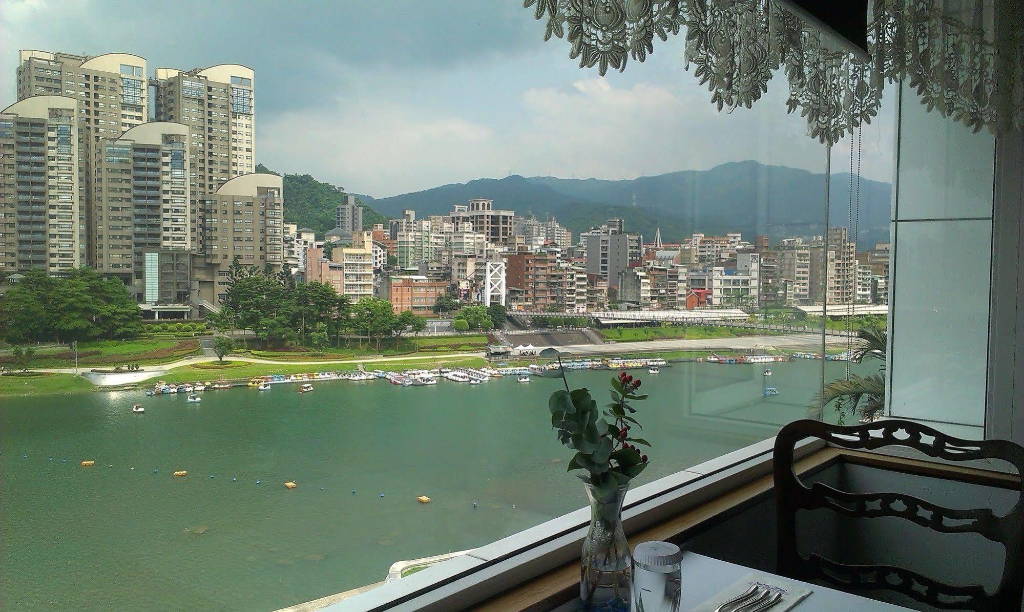 Beautiful Hotel Taipei Xindian Exterior photo